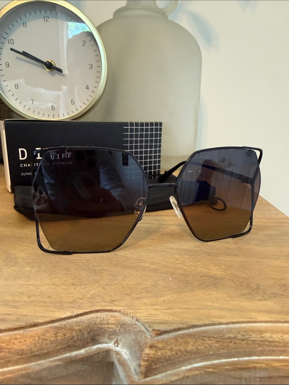 DIFF Donna IV Black Geometric Frame Sunglasses with Brown Gradient Lenses